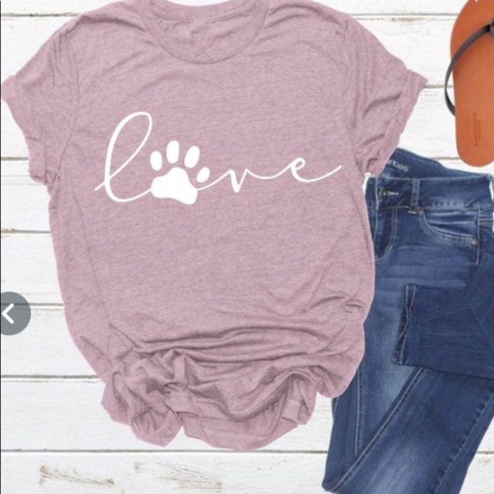 Dog paw 🐾 graphic tee